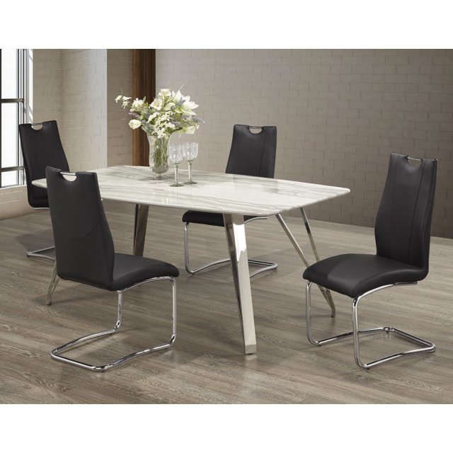 Meredith Ensemble de Salle à Manger 5 Pcs, Noir avec un Plateau Rectangulaire en Papier Marbre en Gris Truite et Blanc Supporté par des Pattes Évasées Chromées. Comprend Quatre Chaises Rembourrées en Tissu Noir avec Sièges Rembourrés et des Pattes cantilever Chromées Dotées de Poignées de Tirage pour un Mouvement Facile. Exposé dans une Salle à Manger avec un Plancher de Bois Clair et des Murs en Briques beige, Décoré d'Un vase de Fleurs Blanches et de Deux Verres à Vin sur la table. Convient aux Espaces de Cuisine et de Salle à Manger Contemporains.