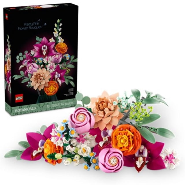 LEGO Botanicals Joli Ensemble de Construction de Bouquet de Fleurs roses pour Adultes Comprenant un arrangement de Fleurs Artificielles Multicolore avec 15 Tiges Ajustables Incluant des Marguerites, des Bleuets, de l'Eucalyptus, des roses, des Renoncules, des Orchidées et des Fleurs de Sureau, Exposé à Côté de la Boîte de Produit avec des Graphiques Floraux sur un Fond Noir, Convient à la Décoration Intérieure Florale Ou aux Cadeaux.