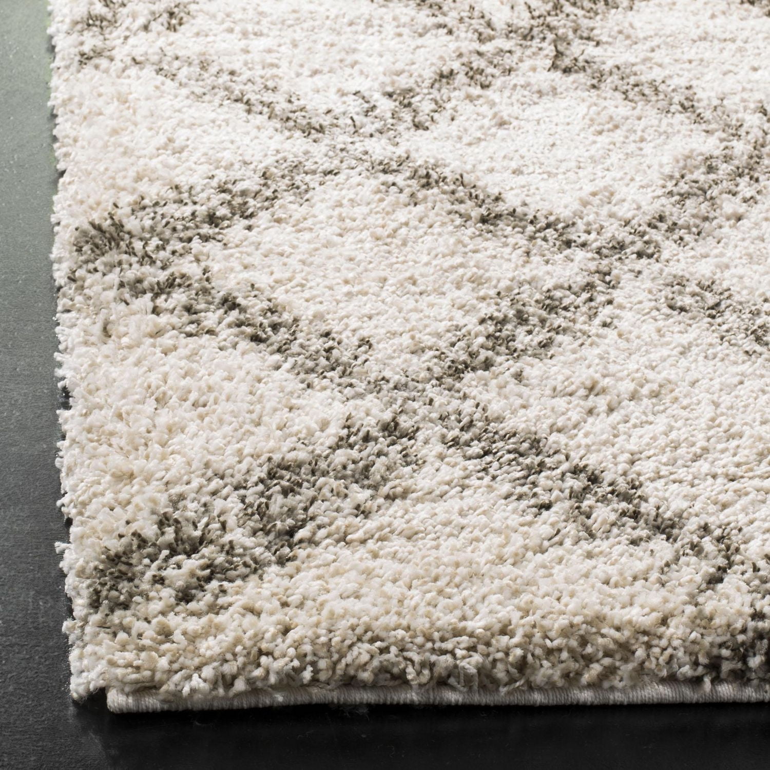 Safavieh Hudson Franklin Tapis Géométrique Diamants Shag
