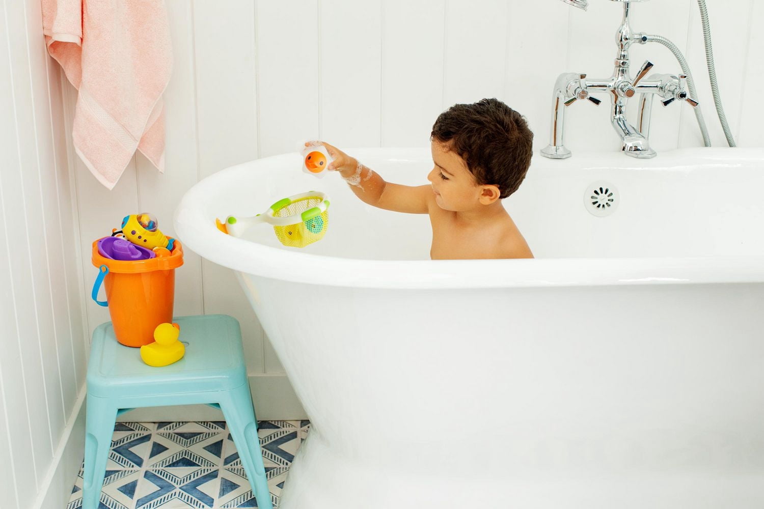 Munchkin Catch a Glowing Star™ Glow in the Dark Jouet de bain pour bébé