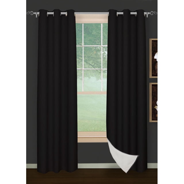 Safdie & Co. Rideau 2 Pk 84 L Brique Occultant Noir avec Deux Panneaux Occultants Noirs avec Oeillets Argentés sur une Tringle Décorative Argent, un Panneau d'Angle Relevé pour Révéler une Doublure Blanche, Suspendu devant une Fenêtre avec une Vue Extérieure Verte, Convient pour Bloquer la Lumière du Soleil et Améliorer le Contrôle de la Température de la Pièce.