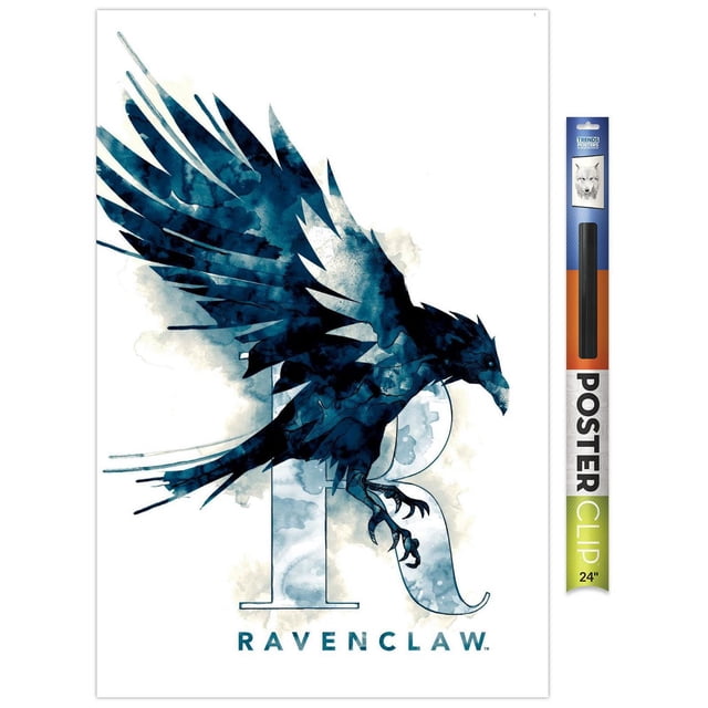 Le Monde des Sorciers : Harry Potter - Affiche Murale du Logo de la Maison Illustrée Serdaigle, 14,725 Po x 22,375 Po Mettant en Vedette un Corbeau Aquarelle Bleu aux Ailes Déployées Perché sur une Grande Lettre R et le Mot Serdaigle en Dessous, Imprimée sur Papier Brillant pour art Mural, Déco de Dortoir Ou Cadeaux Thématiques.