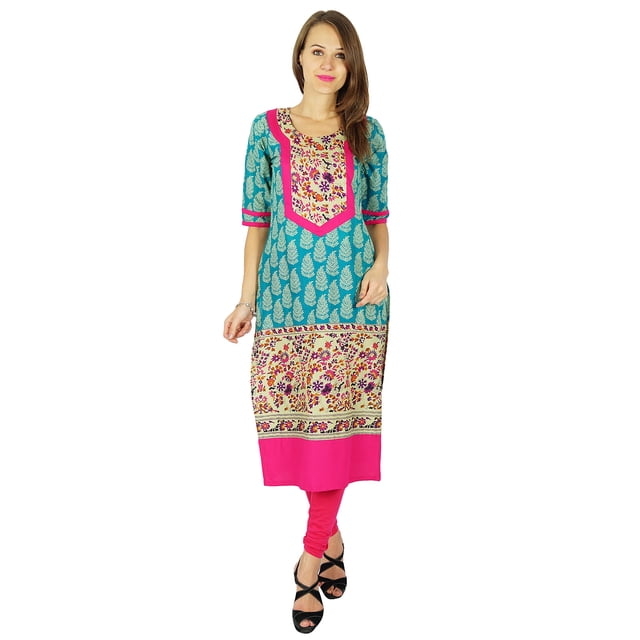 Phagun Kurta Bollywood de Designer Indien pour Femmes, Kurti Ethnique en Coton, Robe Tunique avec une base Turquoise Vibrante, des Motifs Floraux et Cachemire, et des accents Roses sur l'Encolure et les Bordures. Faite d'Un Tissu en Coton Doux, Cette Kurti a des Manches Courtes, Mesure 46 Pouces de Longueur, et Est Idéale pour les Tenues Traditionnelles d'Asie du Sud. Peut Être Portée comme Robe Ou Assortie à des leggings. Accessoires Indiqués Ne Sont Pas Inclus.
