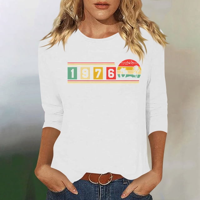 Uootdi Hauts pour Femmes Manches 3/4 Col Ras du Cou 1976 Imprimé Arc-en-Ciel Rétro Coupe Décontractée T-Shirts Nostalgiques pour Escapade d'Été Cadeau