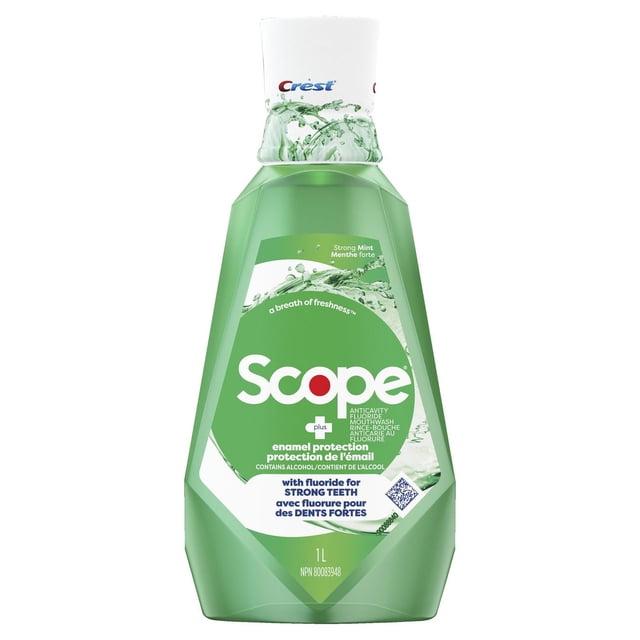 Crest Scope Protection de l'Émail pour Rince-Bouche dans une Bouteille en Plastique Verte de 1 L avec Bouchon Blanc, avec une Forte Saveur Menthe et du Fluorure pour des Dents Fortes et une Protection contre les Caries, Offrant une Haleine Fraîche et des Soins de l'Émail Lors des routines d'Hygiène Buccale.