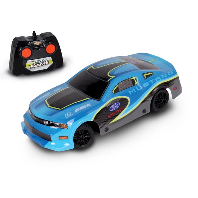 NKOK Ford Mustang GT Voiture RC - Bleu, une Voiture Jouet Télécommandée à l'Échelle 1:24 avec une Carrosserie en PVC Bleu et Noir Résistante aux Chocs, Dotée de Décalcomanies Mustang et Ford Racing, de Roues Noires et d'Une Manette 2,4 GHz avec Boutons orange, Convient aux 6 Ans et Plus et Idéale pour Jouer à l'Intérieur et à l'Extérieur.
