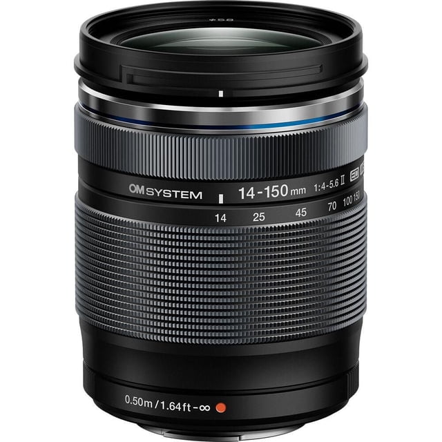 OM SYSTEM M.Zuiko Numérique ED 14-150mm f/4-5.6 II Lens Montré Orienté vers l'Avant avec zoom Texturé Noir et Gris Foncé et Bagues de Mise au Point, Marquages de Longueur Focale Blancs de 14 à 150mm, Conception Anti-Éclaboussures et Antipoussière, Convient à la Photographie Grand-Angle à Téléobjectif et compatible avec les Photos Fixes et la capture Vidéo.