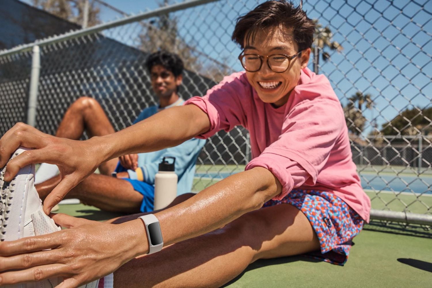 Bracelet d’activité évolué pour la forme et la santé Google Fitbit Charge 6, noir (1)