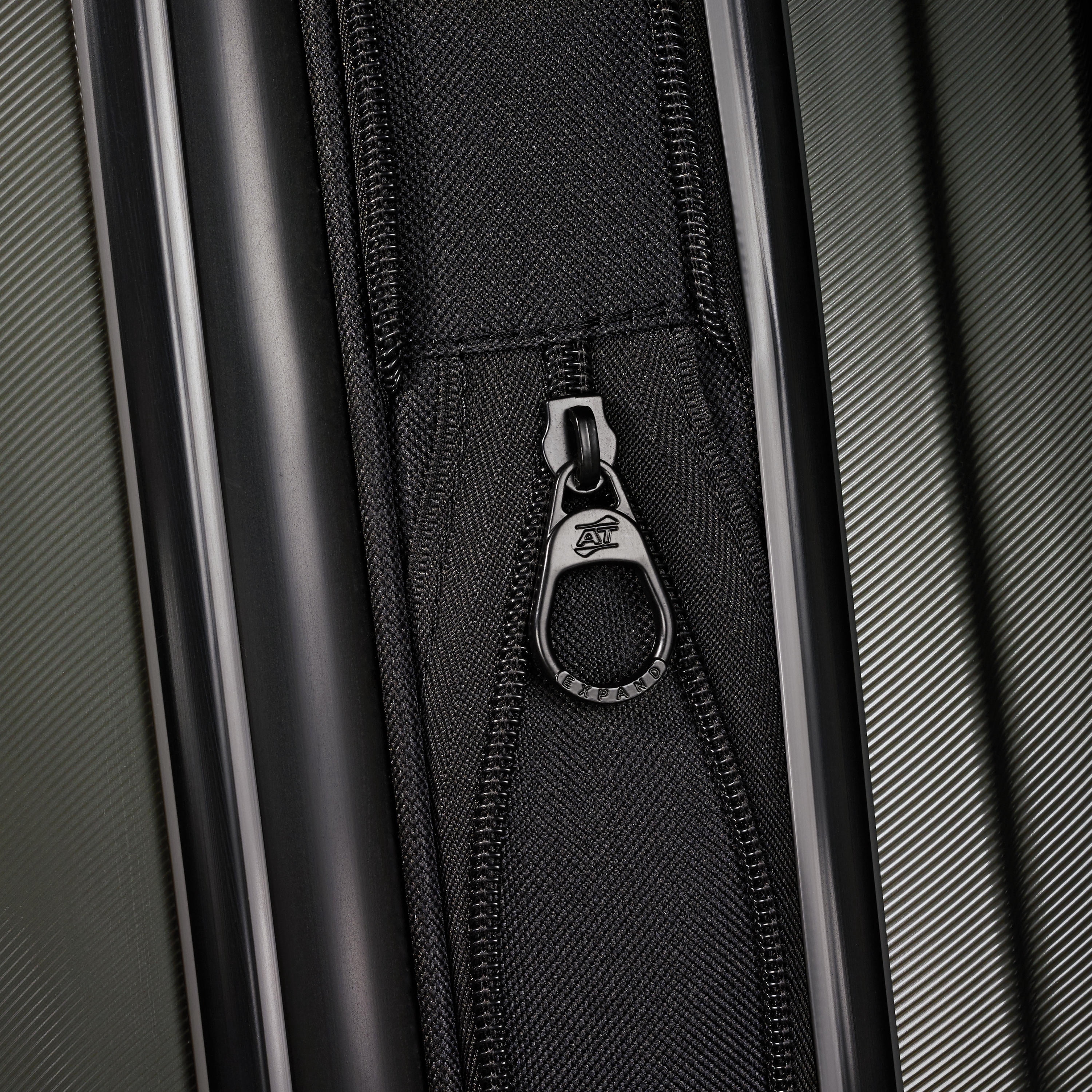 Valise rigide American Tourister Cargo Max grande taille à roulettes