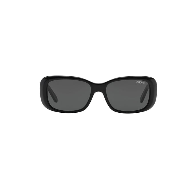 Vogue Lunettes de Soleil avec Montures Rectangulaires Épaisses en Acétate Noir et Verres Gris, avec Bras Larges et le logo Vogue sur l'Objectif Supérieur Droit, Montrées Orientées vers l'Avant sur Fond Blanc. Durables et Légères, Convenant au Port Quotidien et aux Voyages.