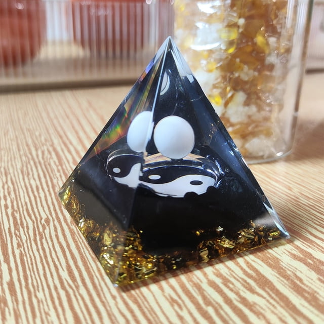 Crystal Quartz Resin Pyramid Desk Ornament 5cm Natural Stone Decorative Stand for Office Tabletop Zen Decor Gift