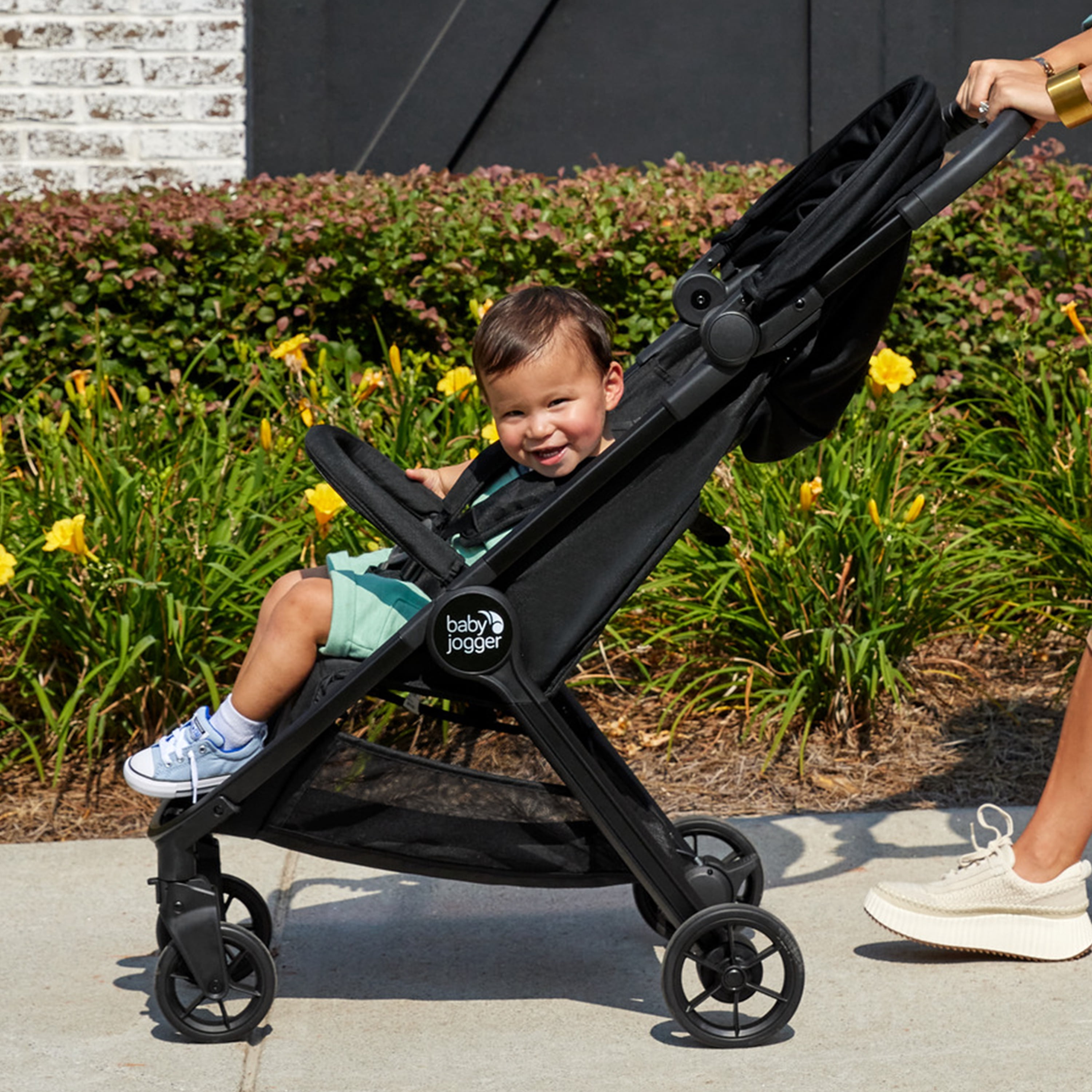 Poussette de voyage ultra-compacte Baby Jogger City Tour 2, collection écologique, noir eco