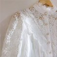 thumbnail image 4 of Femmes Debout Col Dentelle Patchwork Chemises Occasionnels Creux Fleur Pétale Manches Bouton Tops, 4 of 6