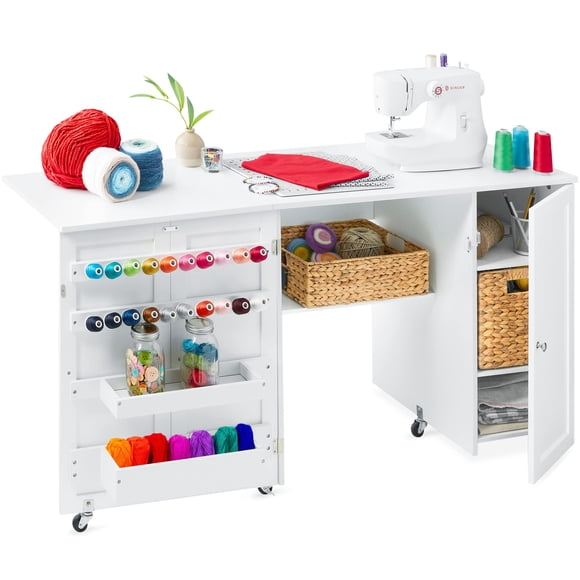 Best Choice Products Grande Table de Couture Pliante, Station d'Artisanat Portable Polyvalente et Bureau d'Appoint avec Design Compact, Roulettes, Étagères de Rangement, 2 Plateaux de Rangement, Portes Magnétiques - Blanc