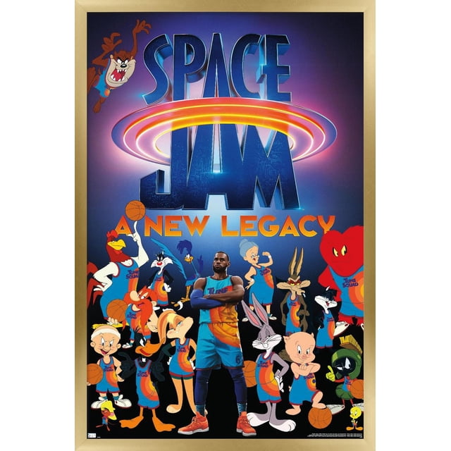 Space Jam : A New Legacy - Affiche Murale d'Équipe, 14,725 Pouces x 22,375 Pouces, une Impression Encadrée Lustrée Montrant le Titre du Film en Grandes Lettres Bleues avec un Anneau orange au-Dessus. l'Affiche Met en Vedette des Personnages Looney Tunes Incluant Bugs Bunny, Daffy Duck, Tweety, Sylvester, Wile E. Coyote, Road Runner, et d'Autres Portant des Uniformes de basketball blue and orange Tune Squad, Entourant une Figurine Centrale de Joueur de basketball