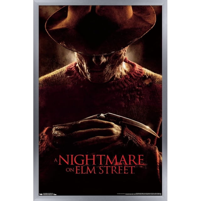 Un Cauchemar sur Elm Street - Affiche Murale 2010, 22,375 Po x 34 Po Montrant un Gros Plan Centré de Freddy Krueger Portant une fedora Brune et un Chandail Rouge et Vert Usé, Tenant Son Gant à Lame signature sur un Fond Sombre, Imprimée sur Papier Lustré, Convient à l'Encadrement et à la Déco Murale.