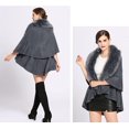 thumbnail image 4 of LinYooLi Poncho Cape en Fausse Fourrure pour Femmes, Col Châle, Couleur Unie, Ouvert devant, pour Automne Hiver 2022, 4 of 4
