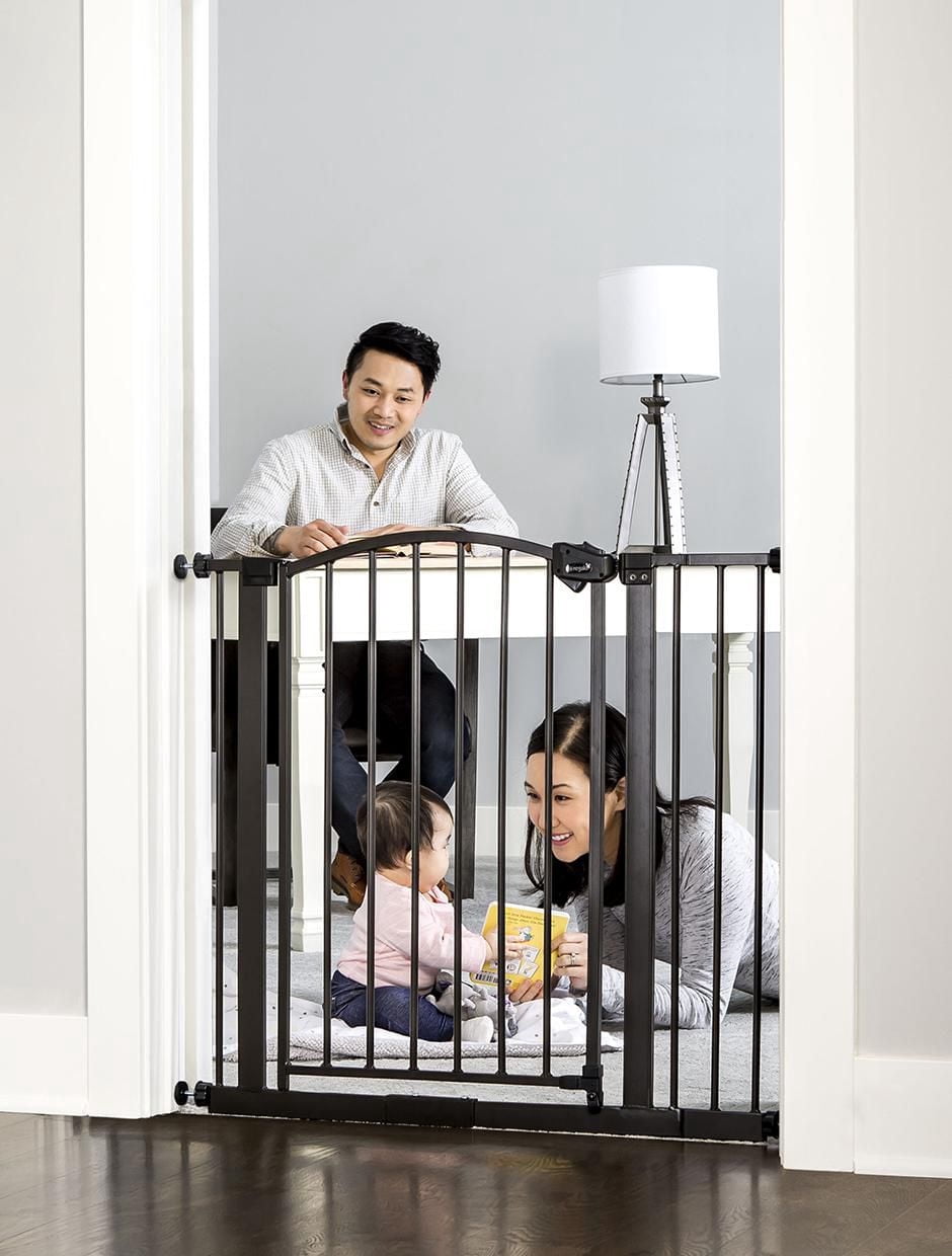 Regalo Extra Wide Bronze Arched Décor Safety Gate