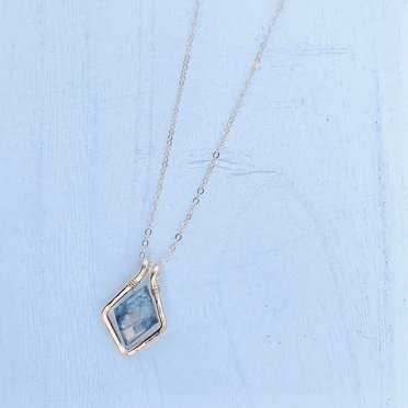 Kite Cut Labradorite Gemstone Pendant 925 Silver Jewelry Handcrafted Necklace