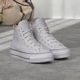thumbnail image 2 of Converse Chaussures de Sport Chuck Taylor All Star Lift Clean pour Femmes, Blanc/noir/blanc, 7.5, 2 of 5