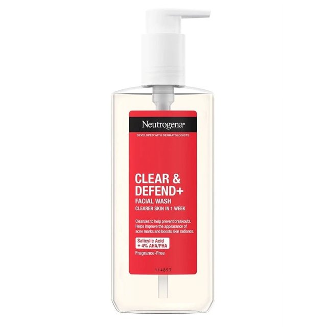 Neutrogena Clear & Defend+ Nettoyant pour le Visage avec AHA/BHA/PHA, Bouteille de 200 ml avec Distributeur à Pompe et Étiquette Rouge Audacieuse. Formulé pour la Peau Sujette aux Taches, Il Présente de l'Acide Salicylique et du gluconolactone pour Prévenir les Éruptions, Atténuer les Marques d'Acné et Affiner la texture de la Peau. Conçu par des Dermatologues et Sans Huile.