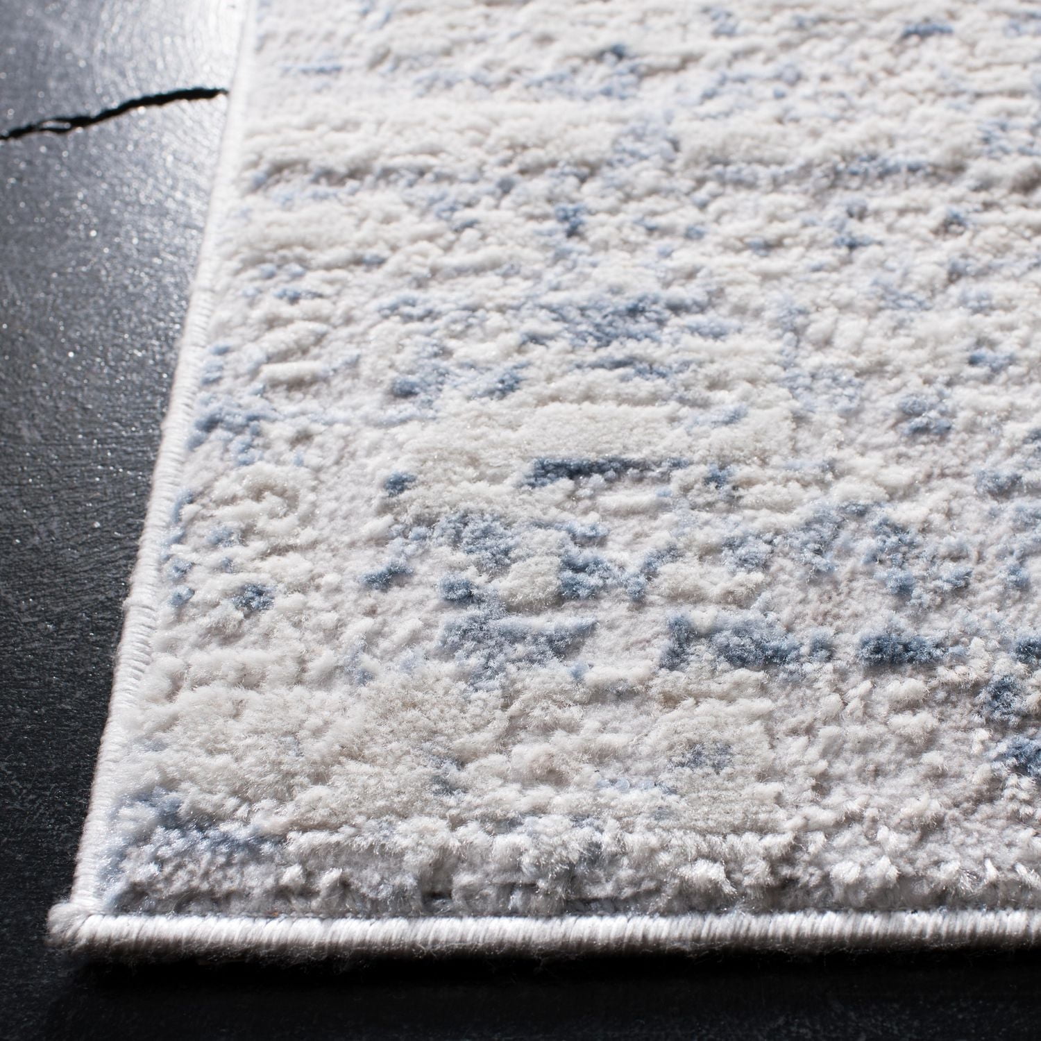 SAFAVIEH Amelia Ian Tapis Abstrait