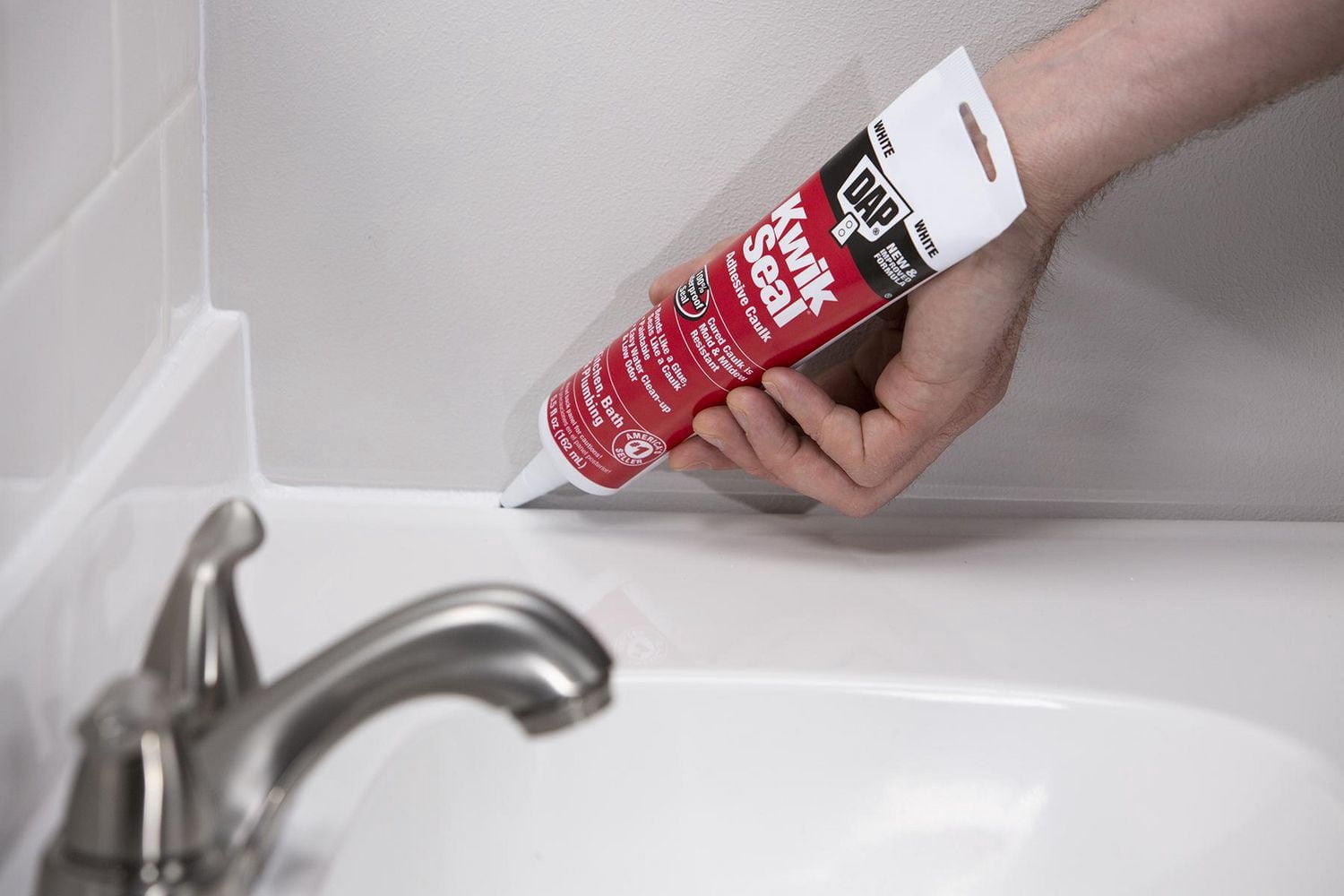 DAP Kwik Seal Tub & Tile White Adhesive Caulk