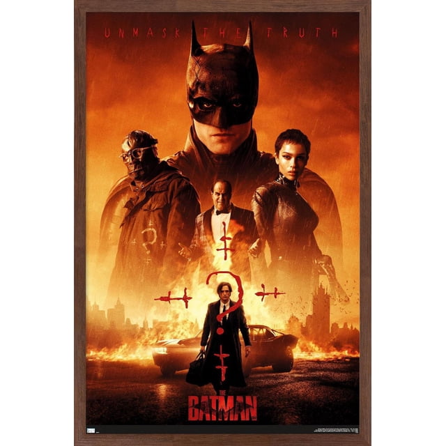 DC Comics Film The Batman - Affiche Murale d'Une Feuille, 22,375 Pouces x 34 Pouces Encadrée Représentant un Fond orange Ardent avec une Grande silhouette de Batman. Trois Personnages Se Tiennent devant des Flammes et une Voiture en Feu, Superposés de Points d'Interrogation Rouges et de Symboles. le Slogan « Démasque la Vérité » Est en Haut, avec « The Batman » Titre en Rouge Audacieux en Bas, Idéal pour l'Art Mural dans les Chambres, Bureaux Ou Dortoirs