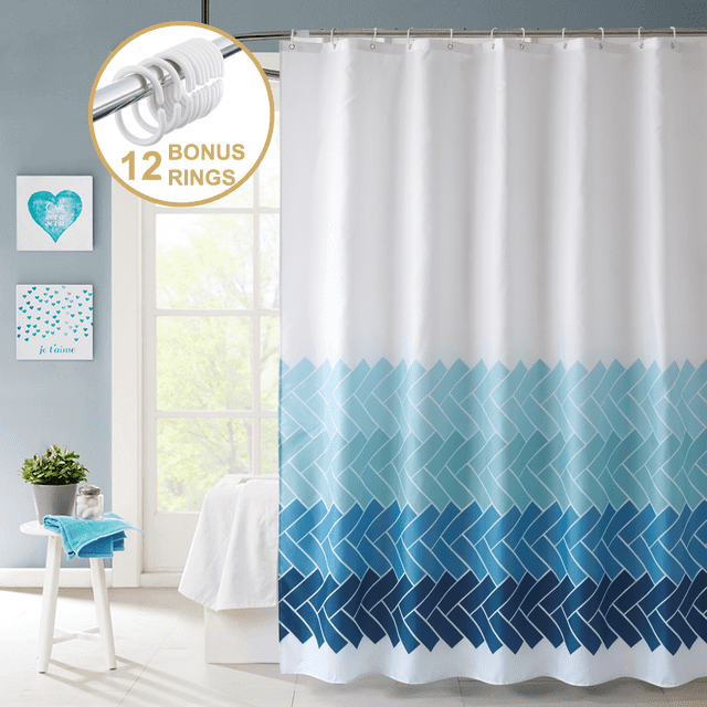 ComfiTime Rideau de Douche Boho avec Crochets en Bleu, Présentant un Imprimé à Chevrons Dégradé Transitionnant du Bleu Pâle au Bleu Foncé. Fabriqué en Tissu polyester Robuste et Écoresponsable, Résistant à la Moisissure et au Mildiou, Hydrofuge, Résistant à la Décoloration et Lavable à la Machine. l'Ourlet Lesté Assure Intimité et Contention d'Eau, Tandis Que des Oeillets Inoxydables et 12 Anneaux bonus Permettent une Suspension Facile. Idéal pour Rehausser la Déco de Salle de Bain, Convient aux Baignoires Ou Cabines