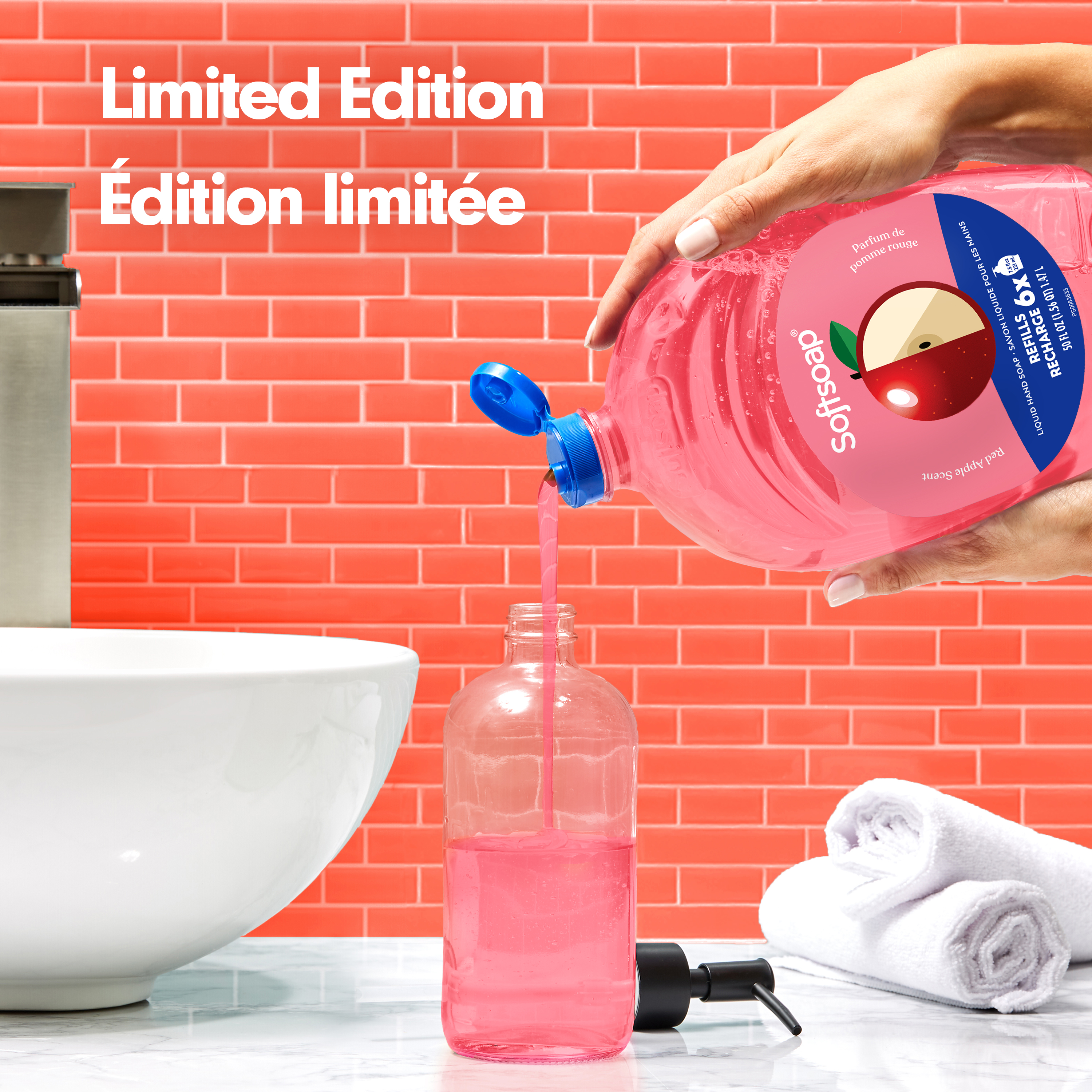 Softsoap Édition Limitée Savon Liquide pour les Mains 1.47L Recharge, Parfum de Pomme Rouge