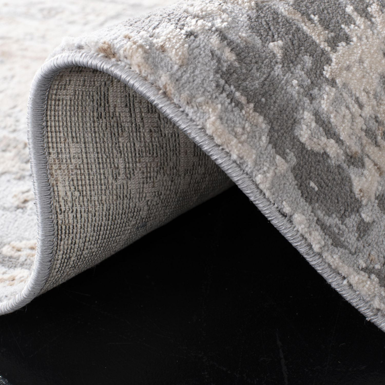 SAFAVIEH Invista Dulcibella Abstract Area Rug