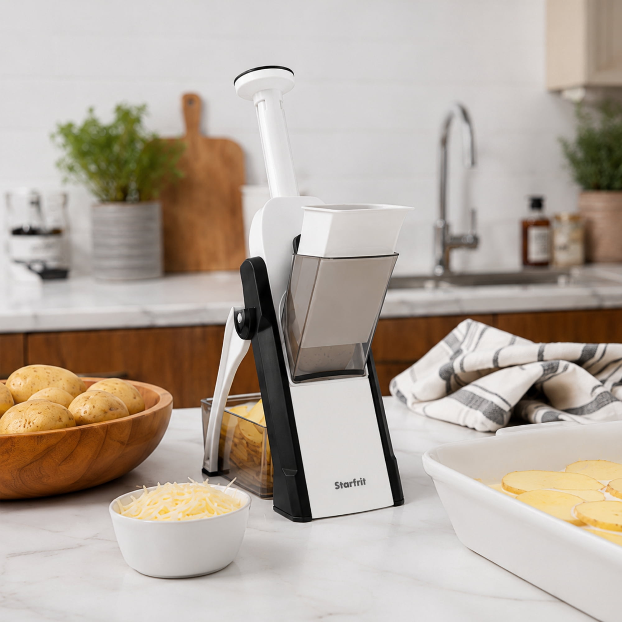 Starfrit Pump'N'Slice Vertical Mandoline, Safe Adjustable Vegetable & Fruit Slicer