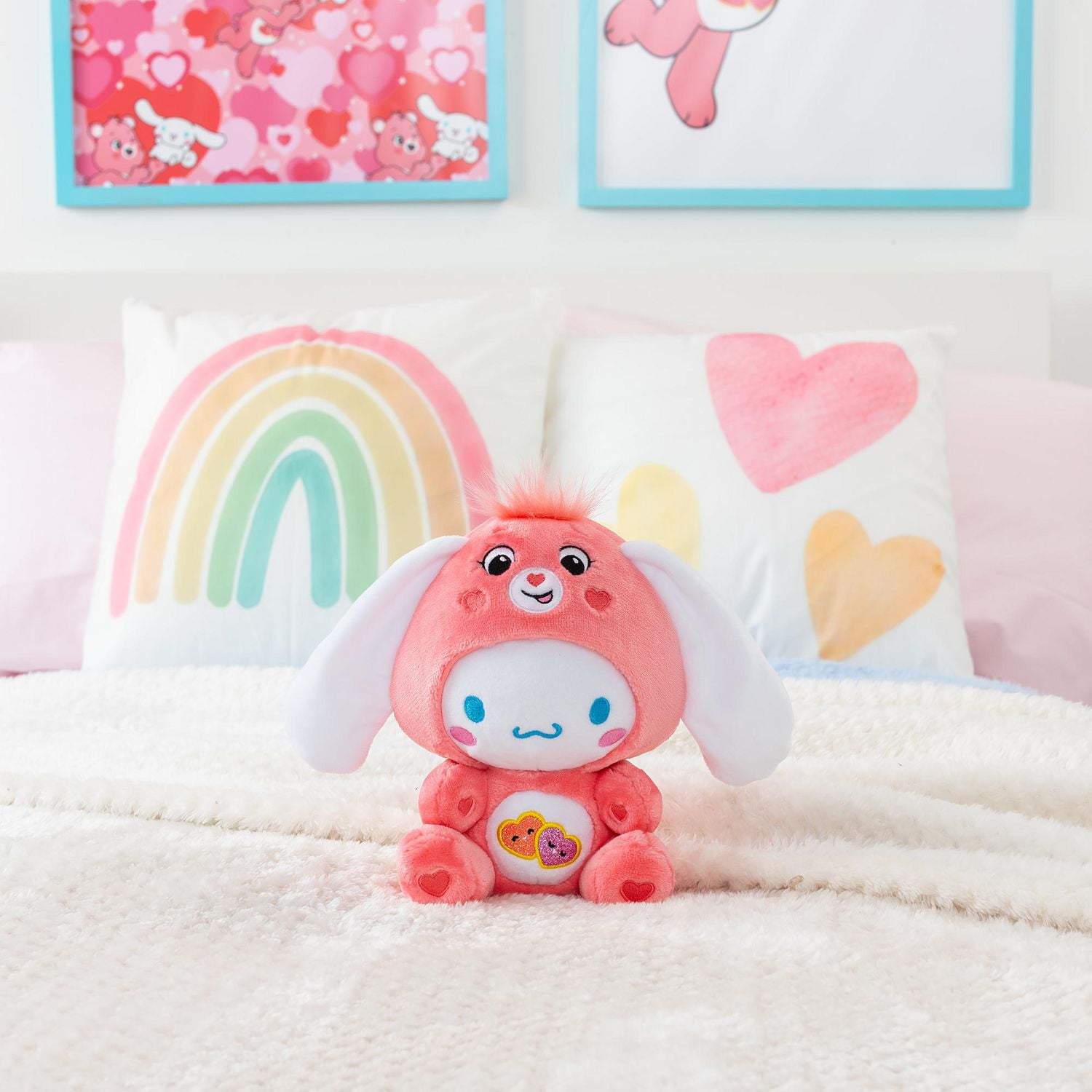 Care Bears Hello Kitty Peluche taille amusante – Cinnamoroll en tant qu'ours Love-A-Lot