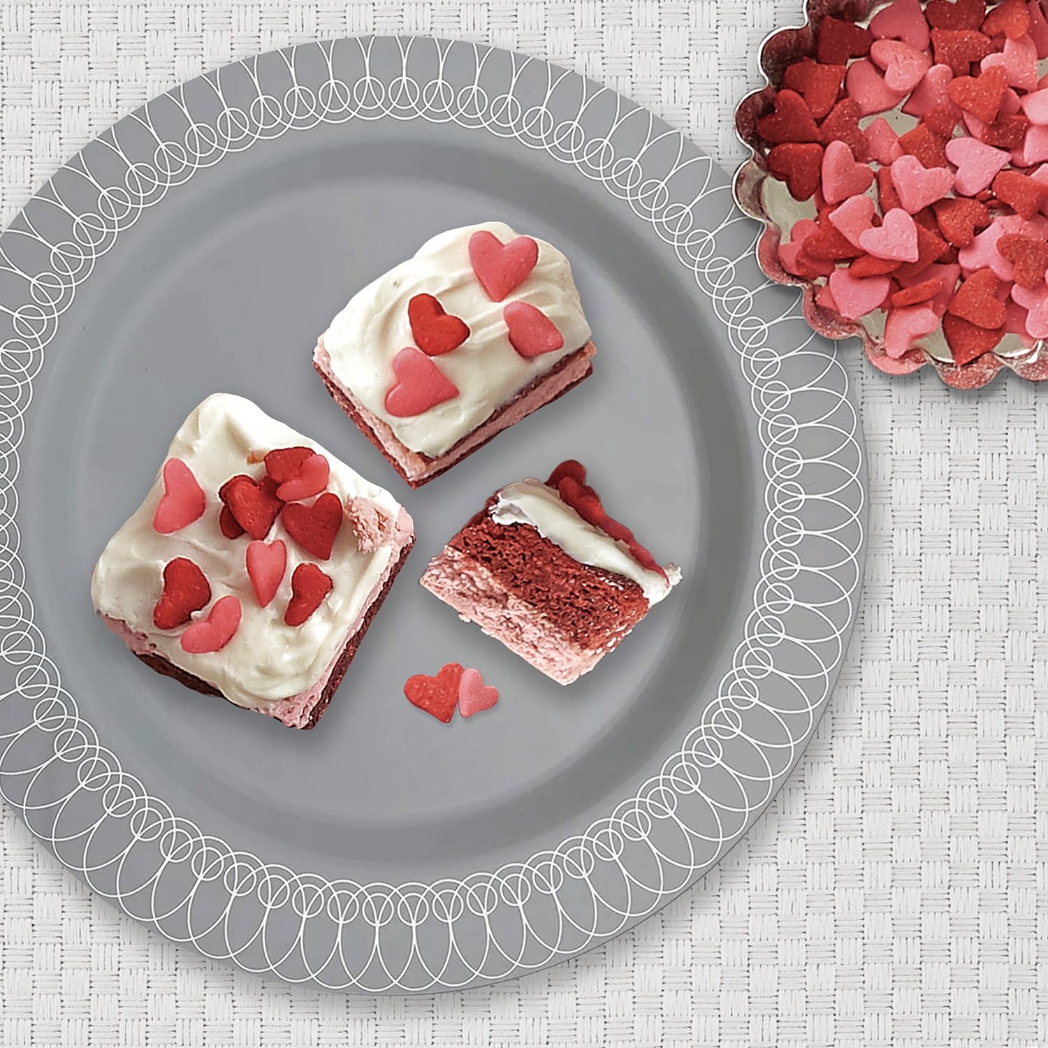 Easy-Bake Ultimate Oven Toy Refill Mix, Red Velvet and Strawberry Cakes Refill Mix
