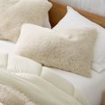 thumbnail image 1 of Byourbed Alaskan Winters® - Sham Très Grand Coma Inducer® - Loup Arctique, 1 of 3