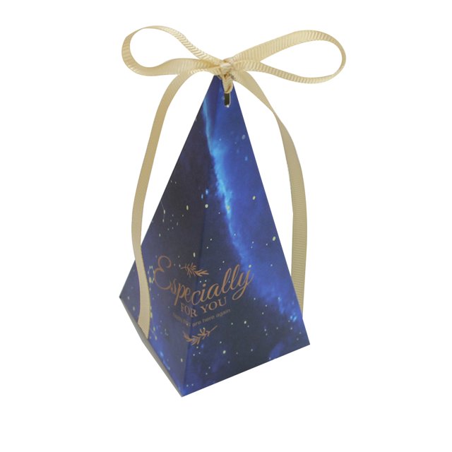 CAROOTU 50Pcs Pyramid Shape Candy Boxes with Ribbon Wedding Birthday Party Favor