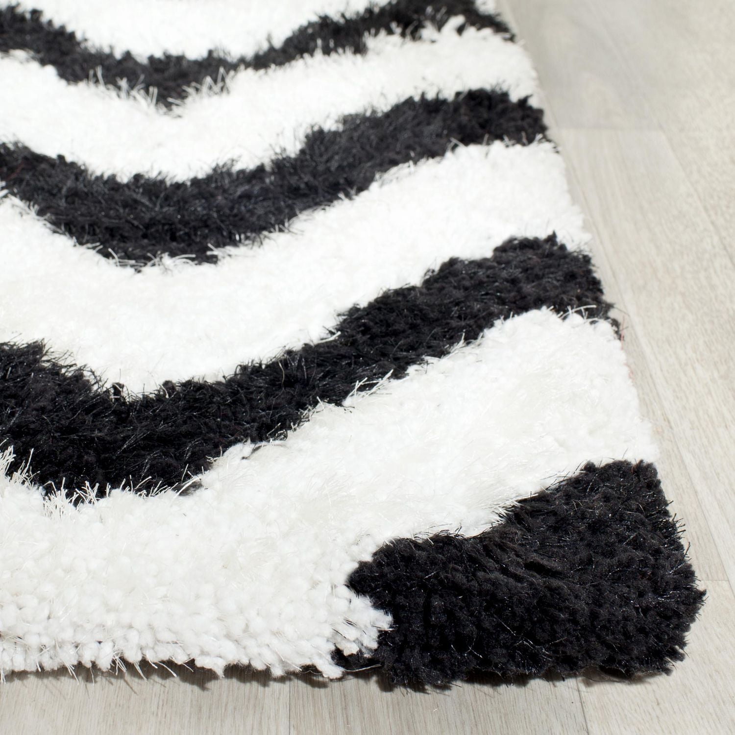 Safavieh Barcelona Carmella Tapis Chevron