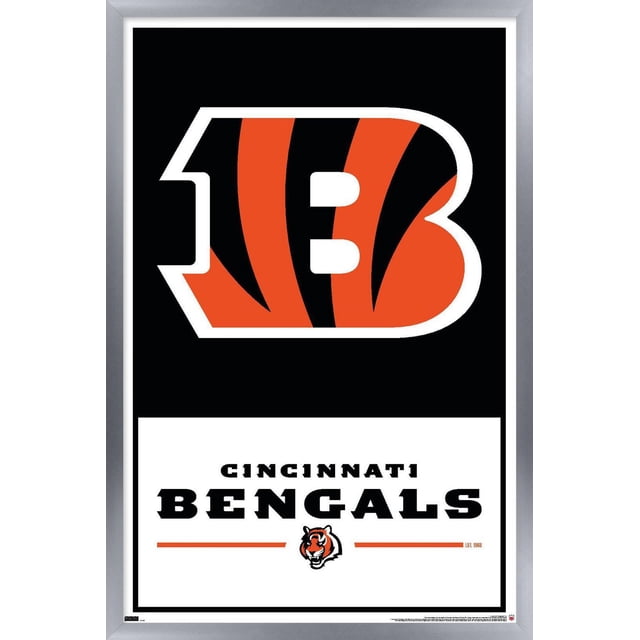 NFL Cincinnati Bengals - Affiche Murale Logo 21 avec Cadre Magnétique, 22,375 Po x 34 Po Présentant un Logo « B » Bengals orange et Noir à Rayures Centré sur Texte Noir Audacieux « Cincinnati Bengals » avec un Petit Logo Tête de Tigre et des Lignes orange en Dessous, le Tout dans un Cadre Magnétique Argenté, Convient pour Décorer des Salles de Fans Ou des Bureaux.