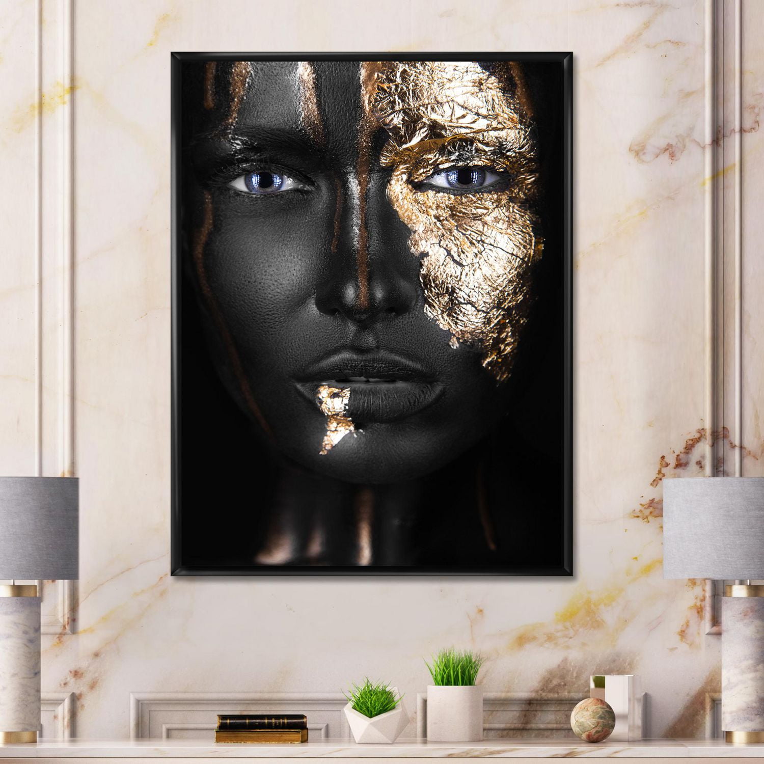Designart Portrait d'une fille afro-américaine avec du maquillage doré ART MURAL À CADRE FLOTTÉ