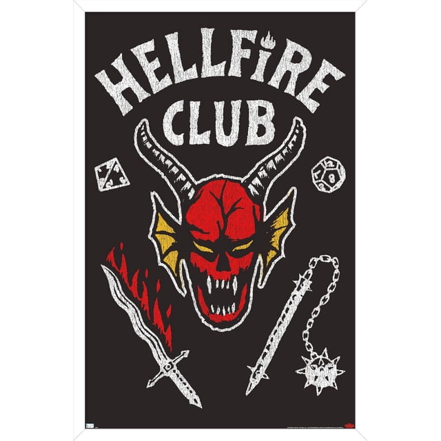 Netflix Stranger Things : Saison 4 - Affiche Murale Hellfire Club, 14,725 Pouces x 22,375 Pouces Encadrée, Représentant un Crâne Démoniaque Rouge aux Yeux Jaunes, des Oreilles de Chauve-Souris et des Cornes Blanches sur un Fond Noir. « Hellfire Club » Apparaît au-Dessus en Texte Blanc Vieilli. le design Comprend une Épée Flamboyante, une Masse à Picots avec Chaîne et Deux dés Polyédriques Blancs. Cette Affiche Encadrée à Fini Satiné Convient à la Déco Murale