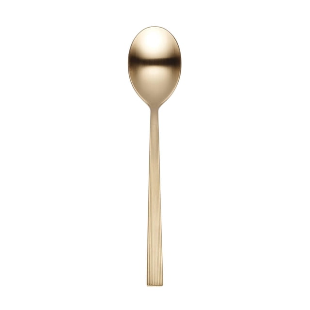 Better Homes & Garden River Gold Cuillère à Souper en Satin avec une Finition en Acier Inoxydable Satiné Doré et des Arêtes Linéaires le Long de la Poignée Ergonomique, Montrée dans une Vue Centrée de Haut en Bas sur un Fond Blanc, Idéale pour les Repas et les Réceptions, Convient Aussi pour Servir des hors-D'œuvre.
