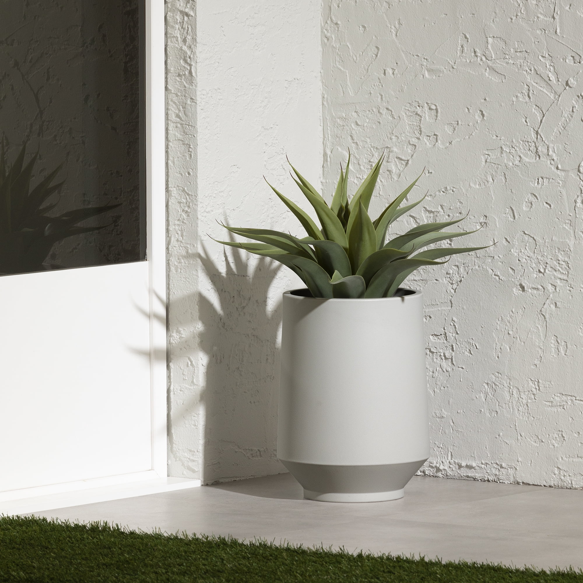 South Shore Dalya Planter, in Greige