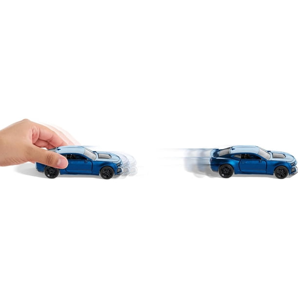 Hot Wheels Pull-Back Speeders 2 Toy Cars in 1:43 Scale, Pull Cars