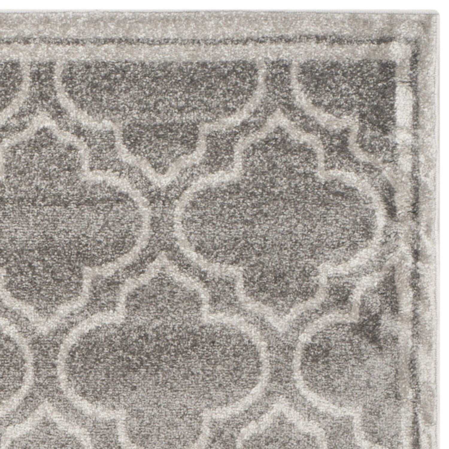 Safavieh Amherst Wilson Geometric Area Rug