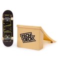thumbnail image 1 of Tech Deck, Street Hits, Mini-planche à roulettes Baker Skateboards avec obstacle rampe tremplin, 1 of 4