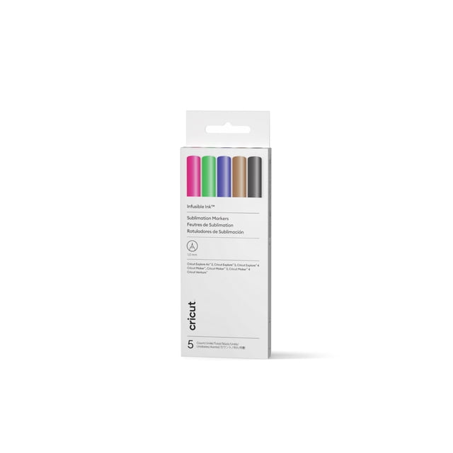 Cricut® Infusible Ink TM Marqueurs 1.0, Essentiels (5 Unités) avec Cinq Marqueurs de sublimation à Pointe Moyenne en Couleurs Prune, Paon, rose Foncé, olive et bordeaux dans une Boîte Rectangulaire Blanche Présentant la Marque Cricut et les Détails du Produit, Conçus pour des Transferts Thermiques Vifs et Permanents sur des Vierges Infusible Ink Compatibles Utilisant des machines de Découpe Cricut et EasyPress.