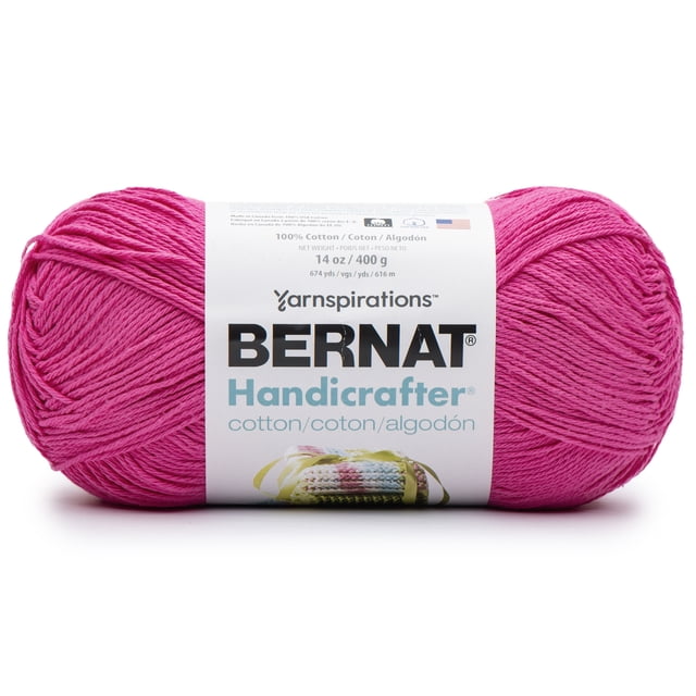 Bernat® Handicrafter® Fil, Coton #4 Moyen, 14oz/400g, 710 Verges en Rose Vif, un Écheveau de Fil de Coton Cultivé 100 % aux É.-U. de Poids Moyen avec une Étiquette Blanche Affichant la Marque et des Informations sur le Produit, Convient aux Projets de Tricot et de crochet pour la Déco de la Maison et Est Souvent Utilisé pour des Lavettes et des Maniques.