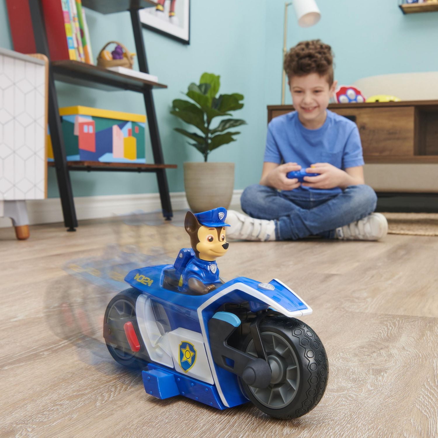 PAW Patrol, Chase RC Motorcycle, moto radiocommandée du film, véhicules radiocommandés pour les enfants à partir de 3 ans