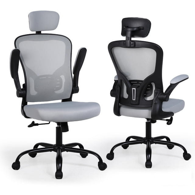 Chaise de Bureau Ergonomique pour le Dos Lombaire avec Appuie-Tête et Accoudoirs Relevables, Dotée d'Un Dossier en Maille Grise Respirante et d'Un Siège Rembourré. la Chaise Comprend un Soutien Lombaire Réglable, des Accoudoirs Rétractables et un Dossier Haut pour le Confort. Elle Offre une Ajustabilité Multifonctionnelle avec Contrôle Pneumatique de la Hauteur, Inclinaison de 90° à 120°, et rotation Pivotante à 360°. Fabriquée avec un Cadre Métallique Robuste et un Matériau en nylon durable, Elle Supporte jusqu'à 320 Lb. Vue avant et Arrière sur Fond Blanc.