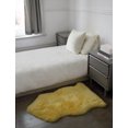 thumbnail image 3 of Tapis Simple en Peau de Mouton Milan Naturel / 2'x3' / B, 3 of 5